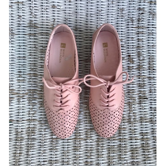 White Mountain Shoes - 🆕 {White Mountain} Soft Leather Lace-up Oxford in Soft Pink • Size 7